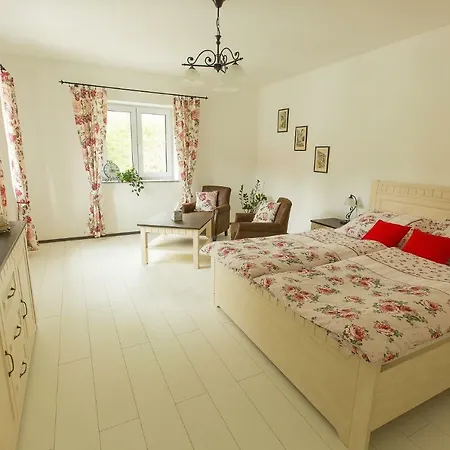 U Prochazku 아파트